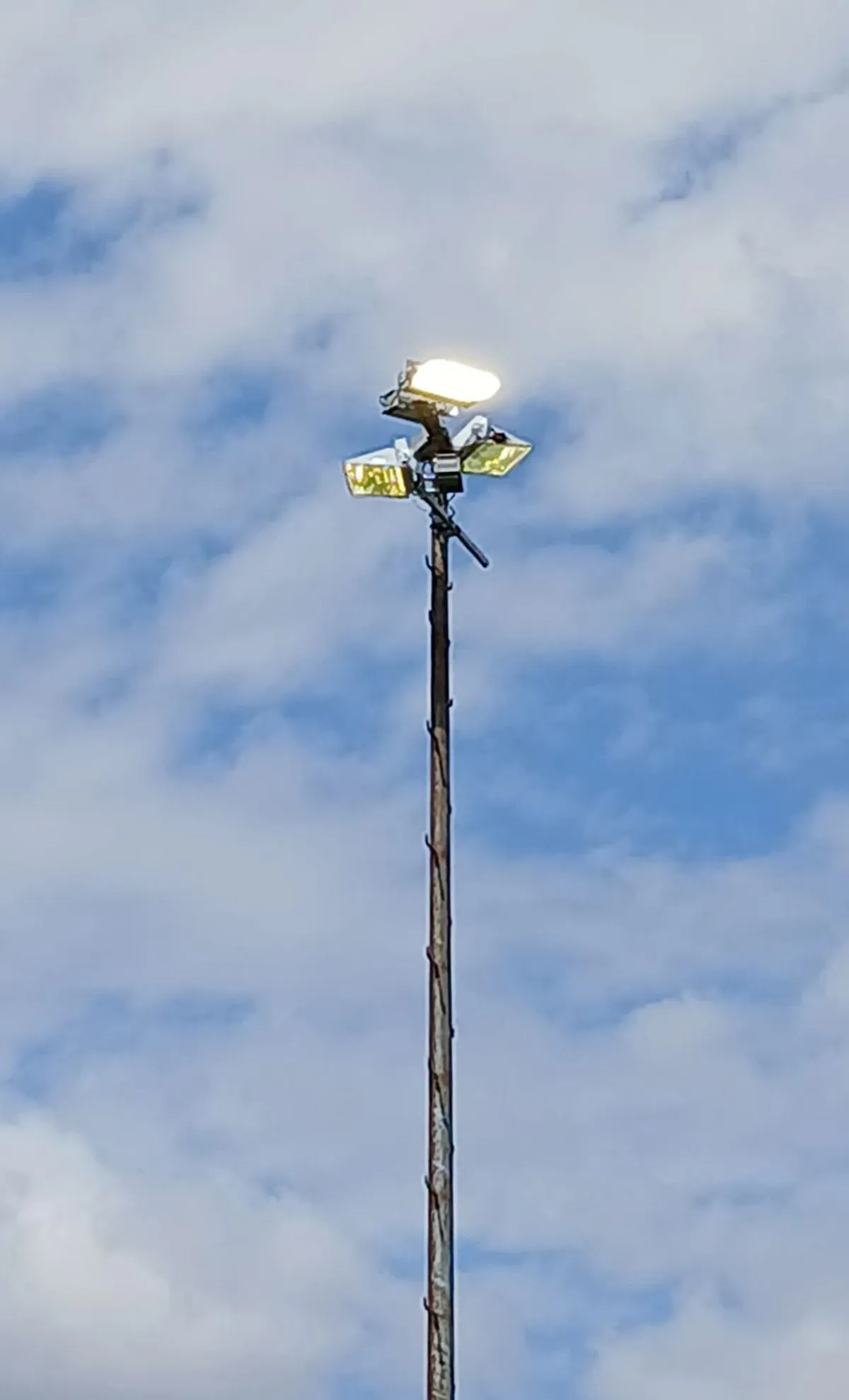 Flutlichtanlage SSV Förste neu