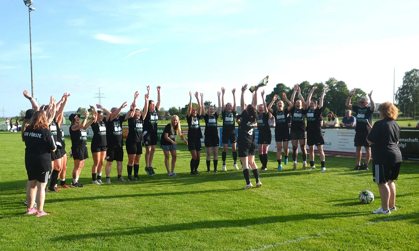 Frauenfussball mannschaft SSV Förste kreismeister 2025